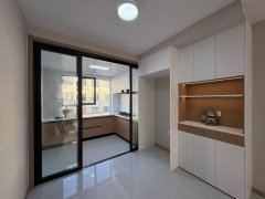 金地街四室精装修120.57平二楼37万