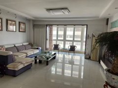 祥和花园电梯五楼160平三室两卫68.8万