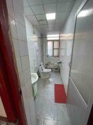 一楼带院毛坯116平大院子南开门停车方便35万