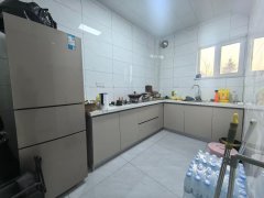 银海绿洲门市房上下一共112平有地暖 有房证45.8万