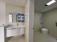 海泰庄园一期电梯好楼层112.56平送草房三室时尚53.8万