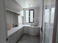 金色年华三期多层顶加阁103.3平四室33.8万