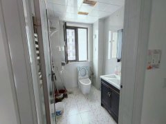 金色年华三期多层顶加阁103.3平四室33.8万