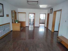 中心医院北家属楼框架一楼117平两室35平车库46.8万