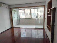 中心医院北家属楼框架一楼117平两室35平车库46.8万