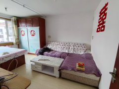 龙山路南路双实验书包住人四楼拎包入住66.28平6.8万