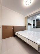 三里河居民小区 电梯小高层5楼 三室117.62平49万