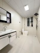 三里河居民小区 电梯小高层5楼 三室117.62平49万