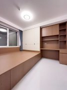 三里河居民小区 电梯小高层5楼 三室117.62平49万