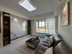 中央龙湾电梯17楼124平三室精装修 未住69.8万