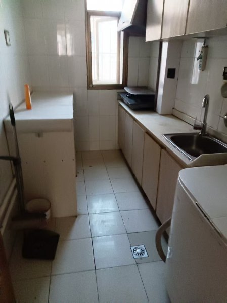 金山花园两室一厅出租，家具家电齐全