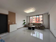 燕南街三楼三室精装102平30万