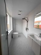 燕南街三楼三室精装102平30万