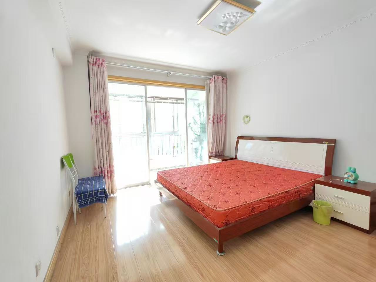 泰浩華府框架住人一樓95平三室45萬 泰浩華府框架住人一樓95平三室45萬