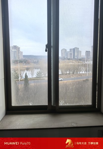 東城河景房，三樓三室兩廳一廚一衛(wèi)，購物交通便利，有意者私聊