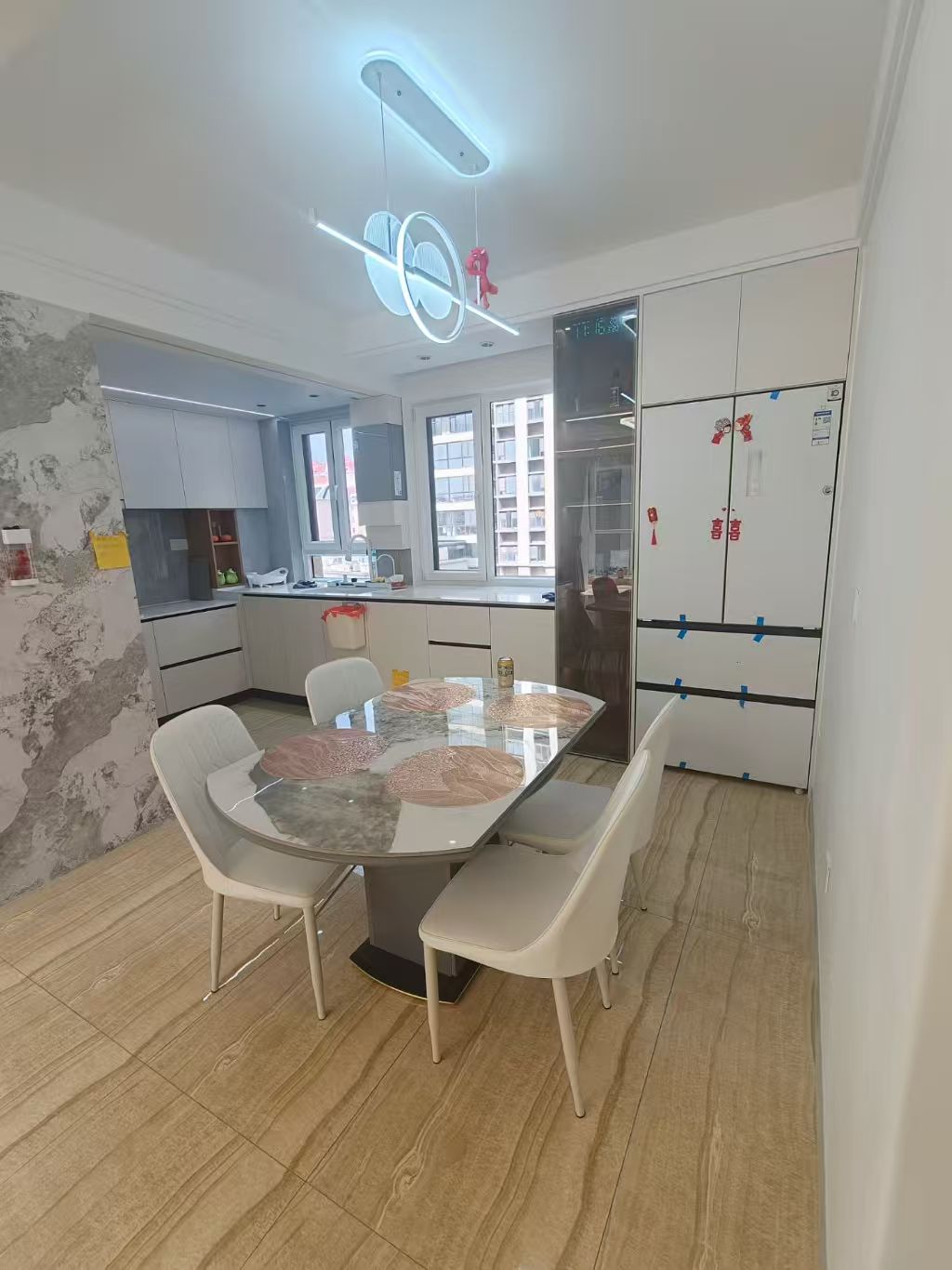 婚房首選珺悅府電梯四樓142平四室兩衛(wèi)110.8萬