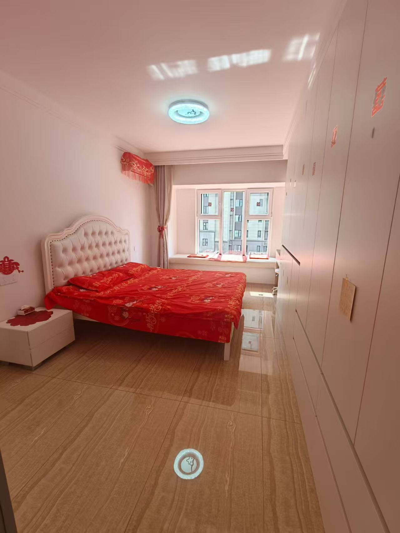 婚房首選珺悅府電梯四樓142平四室兩衛(wèi)110.8萬