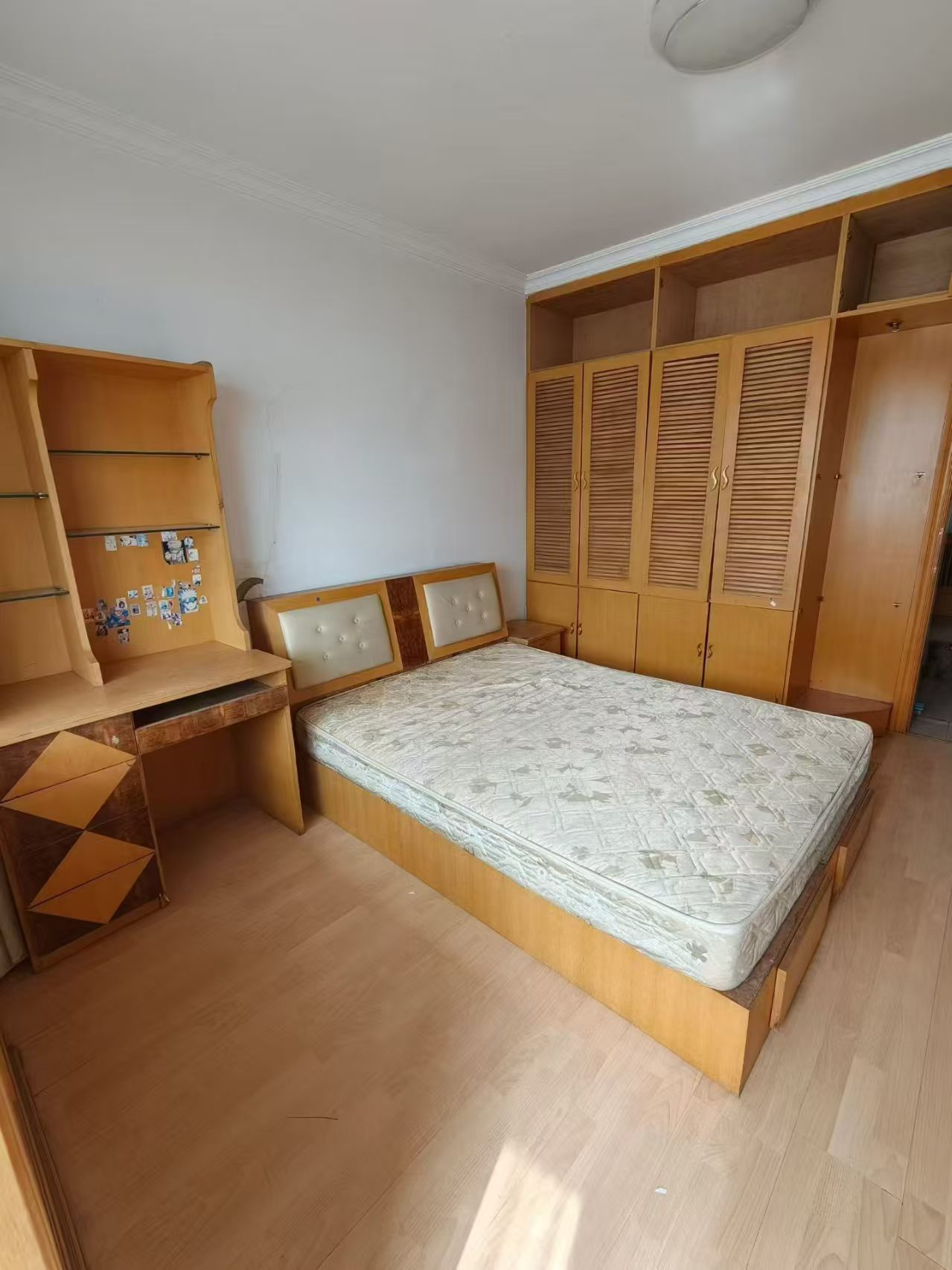 勞動大廈南爬山街四樓月租500元