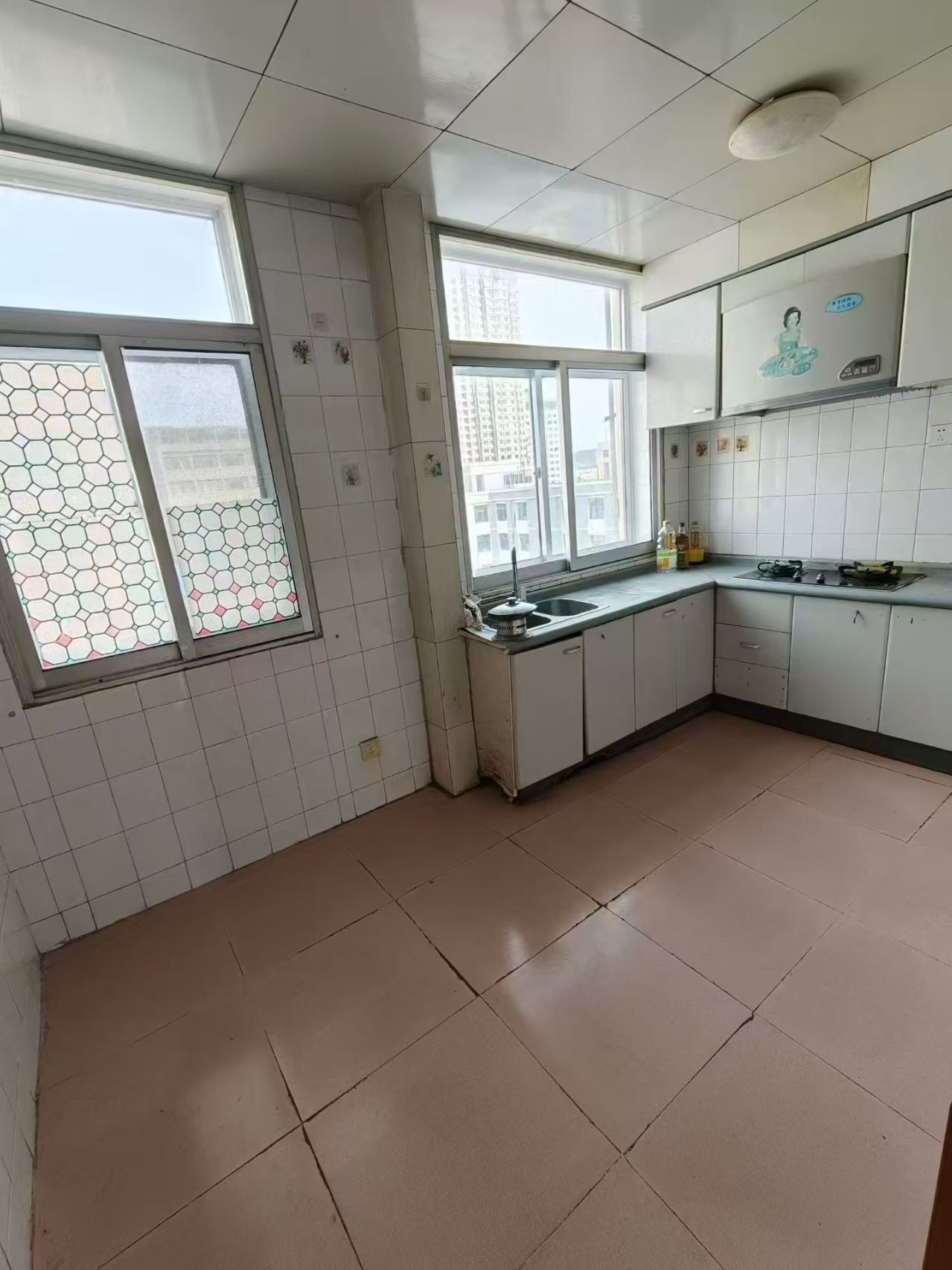 勞動大廈南爬山街四樓月租500元