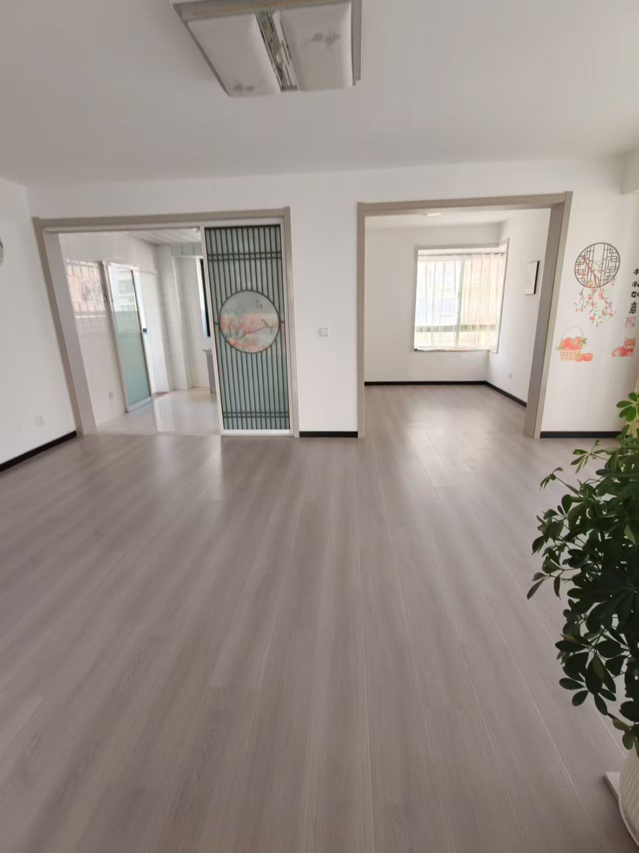 銀河花園8樓東邊戶144.79平三室63.9萬