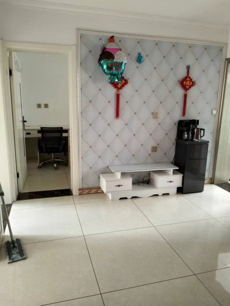 學(xué)子街住人二樓80多平方家電齊全月租750