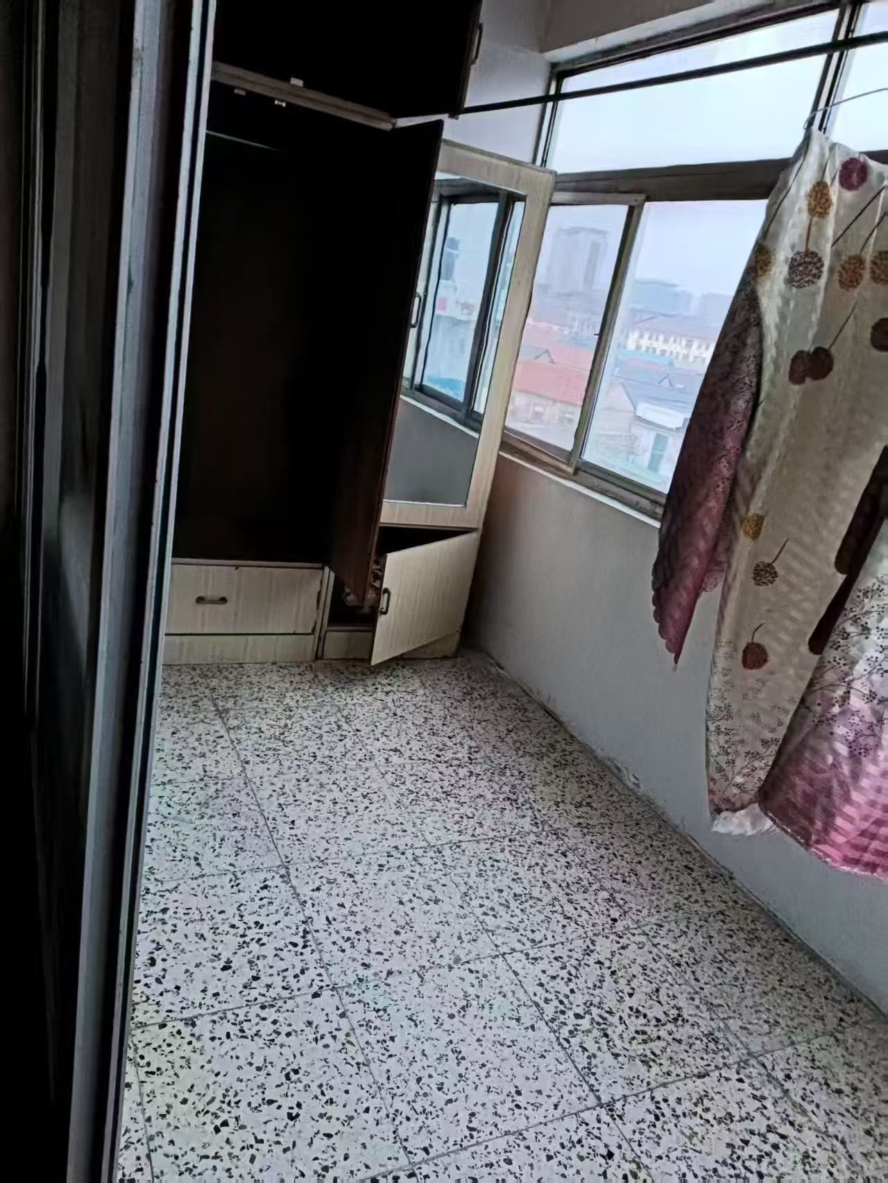 永安街住人2樓兩室房子干凈整潔月租600元