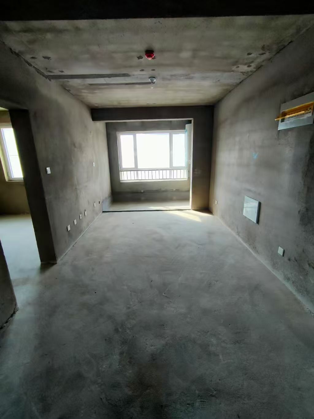 河南居民小區(qū)電梯11樓116平三室45.8萬 河南居民小區(qū)電梯11樓116平三室45.8萬