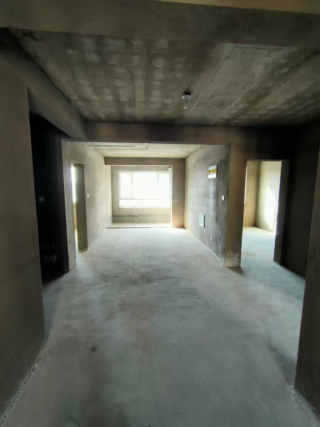 河南居民小區(qū)電梯11樓116平三室45.8萬 河南居民小區(qū)電梯11樓116平三室45.8萬