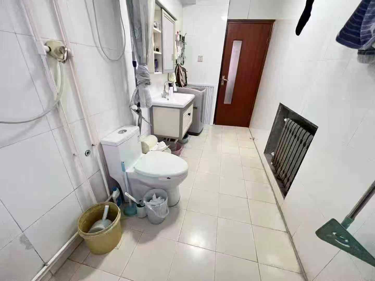 龍河二期住人三樓邊戶147平三室兩衛(wèi)57.8萬 龍河二期住人三樓邊戶147平三室兩衛(wèi)57.8萬