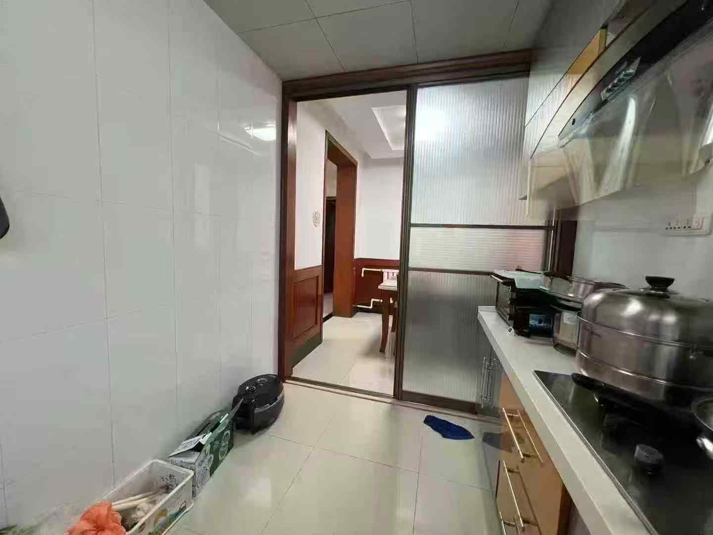 龍河二期住人三樓邊戶147平三室兩衛(wèi)57.8萬 龍河二期住人三樓邊戶147平三室兩衛(wèi)57.8萬