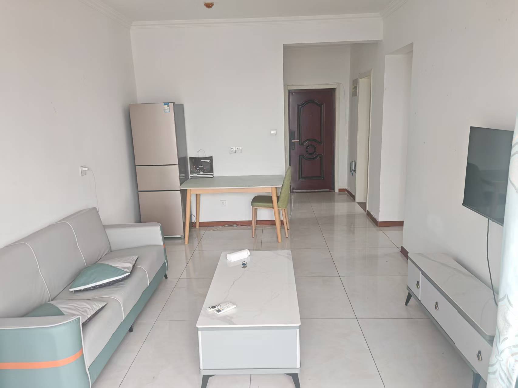 文山書(shū)香園70平房屋出租，帶草房，電梯房，家電家具齊全