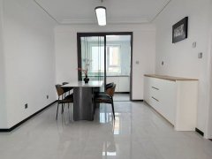 醍香灣2樓三室兩衛(wèi)精裝未住128平43.8萬