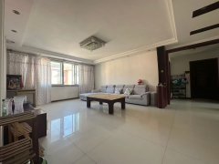 石山路住人三樓147.27平三室35.8萬(wàn)