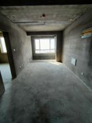 河南居民小區(qū)電梯11樓116平三室45.8萬