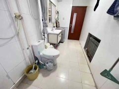 龍河二期住人三樓邊戶147平三室兩衛(wèi)57.8萬