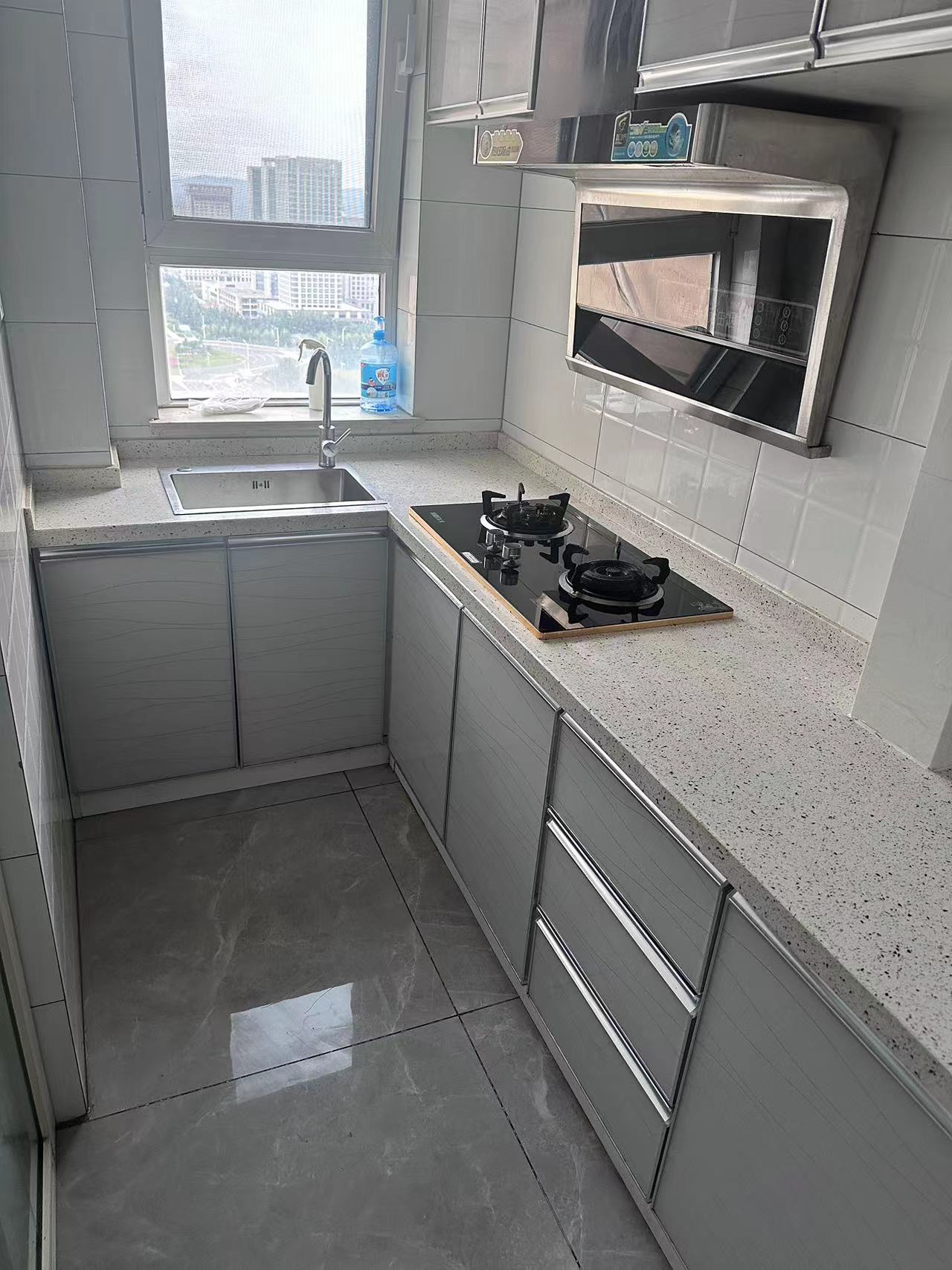 山偉學府出租南向41平米的樓房