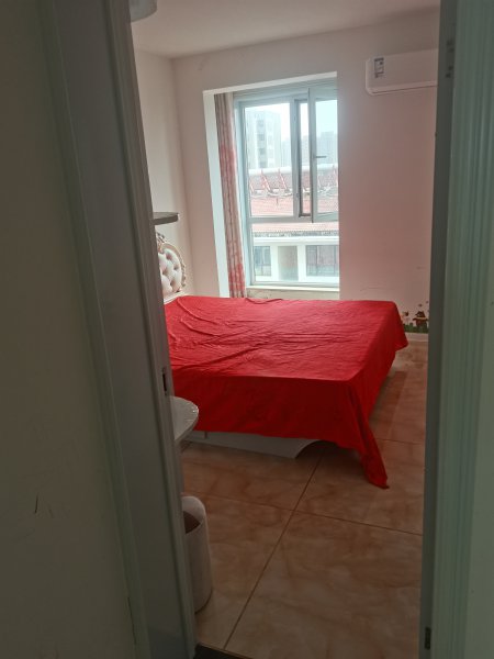 大潤發(fā)金色年華電梯7樓出租