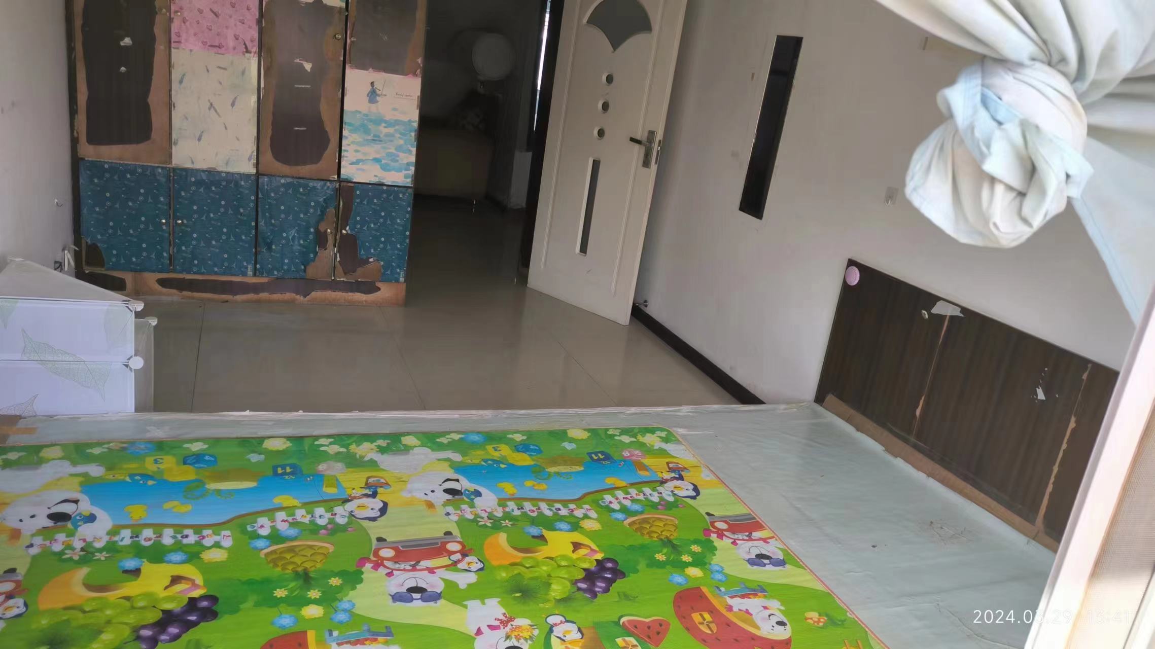 市區(qū)閣樓出租400步行街附近