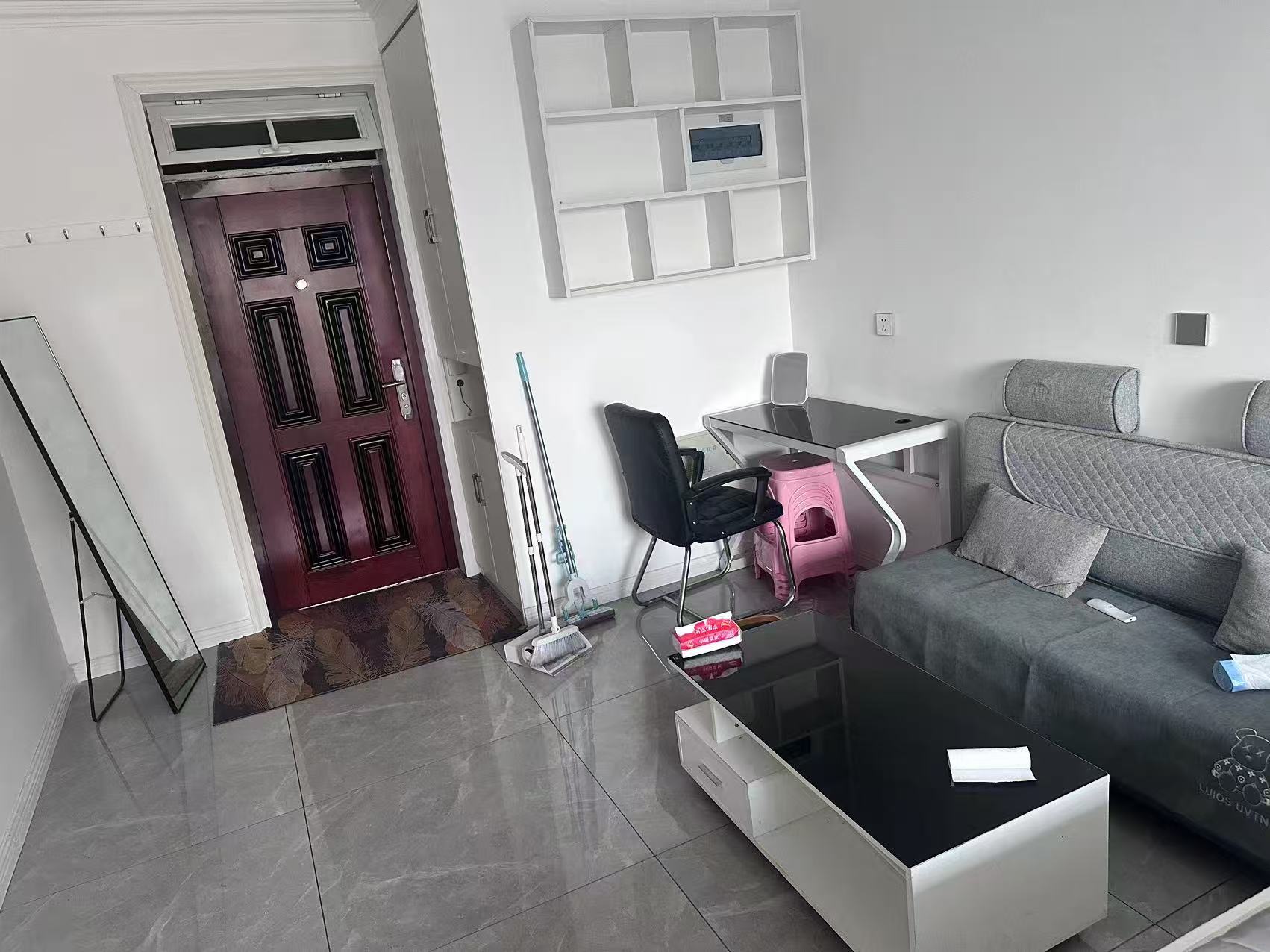 山偉學(xué)府出租南向41平米的樓房 山偉學(xué)府出租南向41平米的樓房