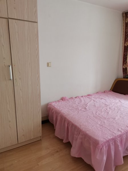 金都大廈附近的2樓出租，家具家電齊全