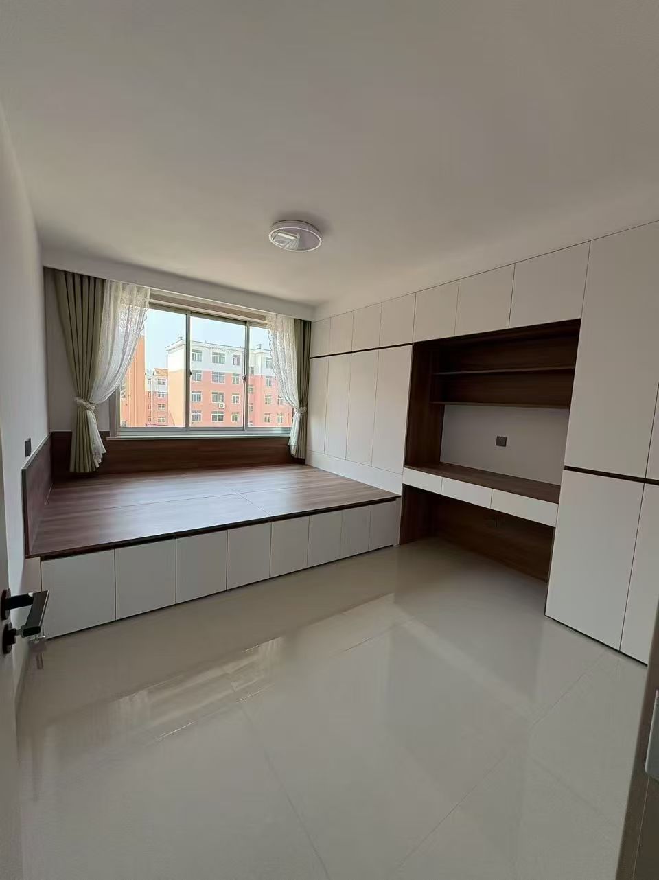 五龍街竣工時間2008年三樓87.42平29.8萬