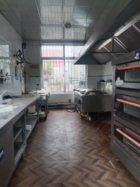 文登二實(shí)小南四層獨(dú)棟商鋪對(duì)外出租