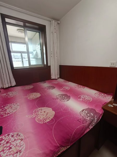 桃園小區(qū)貼地四樓83平兩室11.8萬