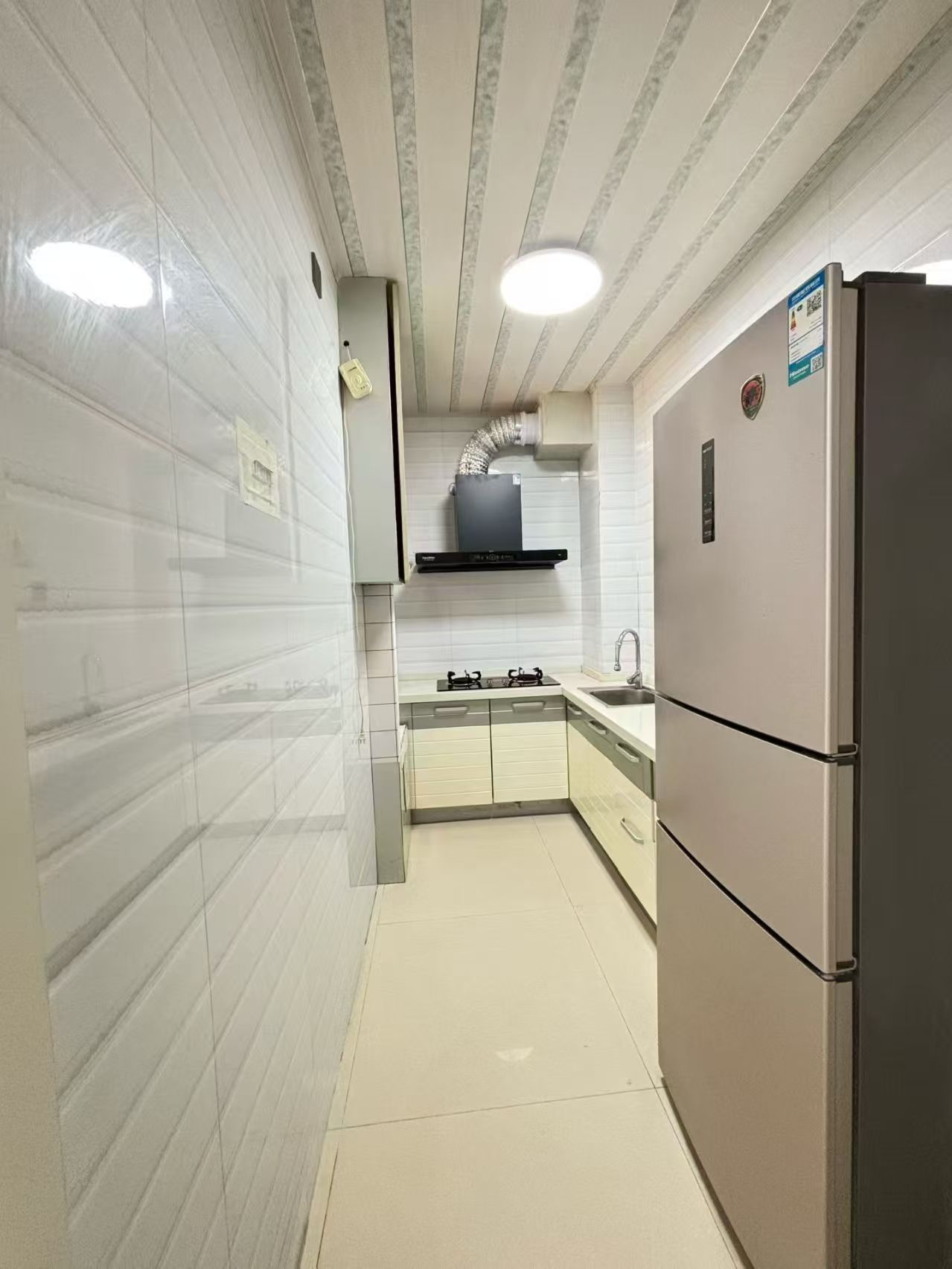 天潤城居民小區(qū)一樓帶花園93.57平33.8萬