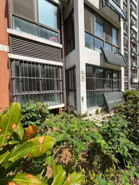 天潤城居民小區(qū)一樓帶花園93.57平33.8萬