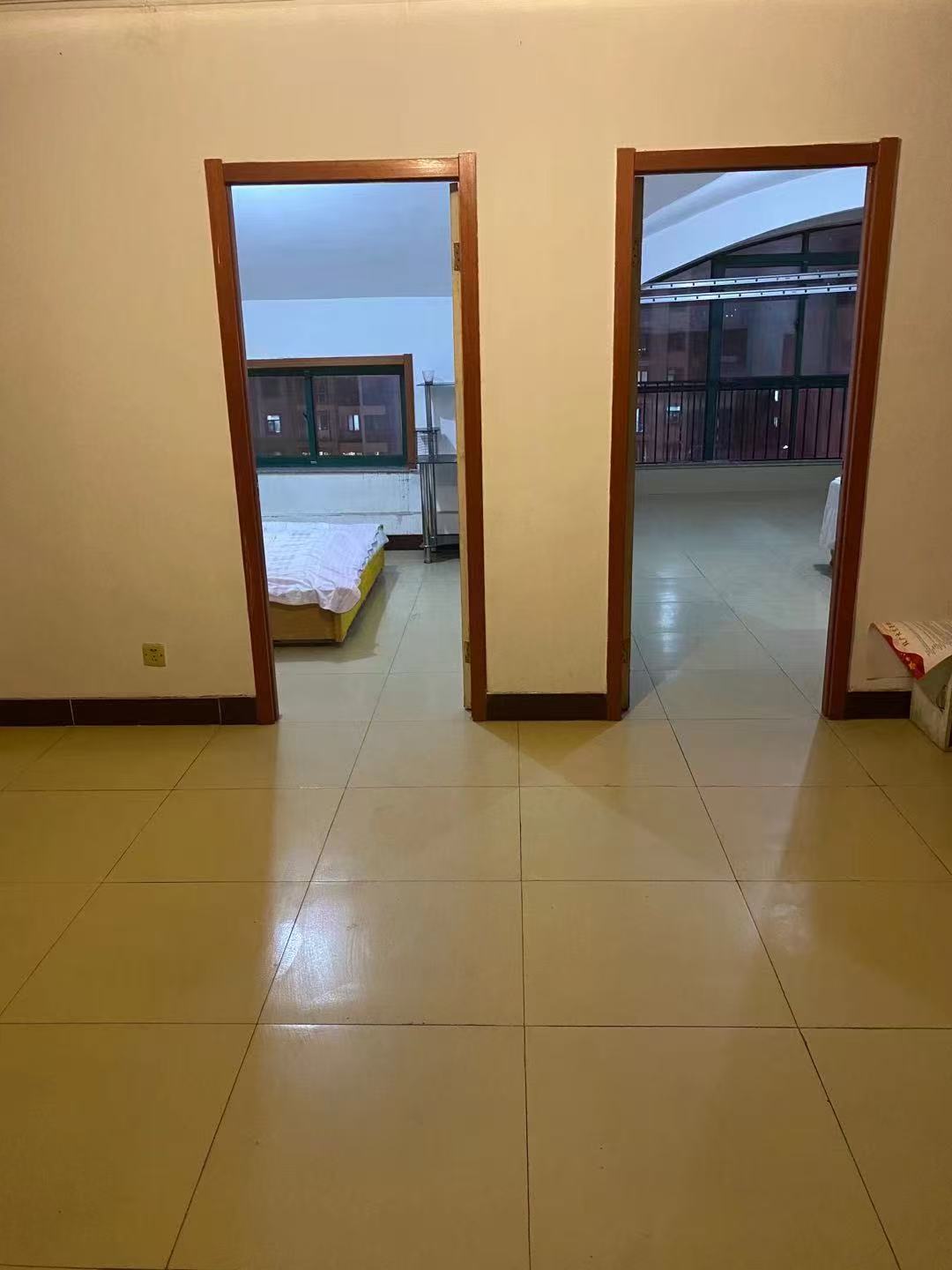 召文臺(tái)旁邊樓房出租