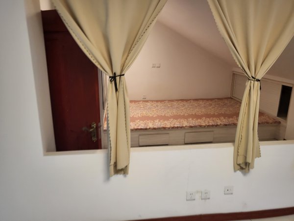 低價(jià)出租山語(yǔ)綠城閣樓