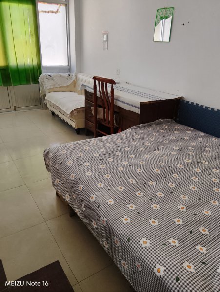 大润发北50米有房出租，房租300元水网免费