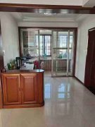 天潤城小區(qū)電梯高層11樓134平三室兩衛(wèi)49.8萬租1500