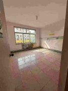 市中心西樓街住人一樓129平三室39萬(wàn)